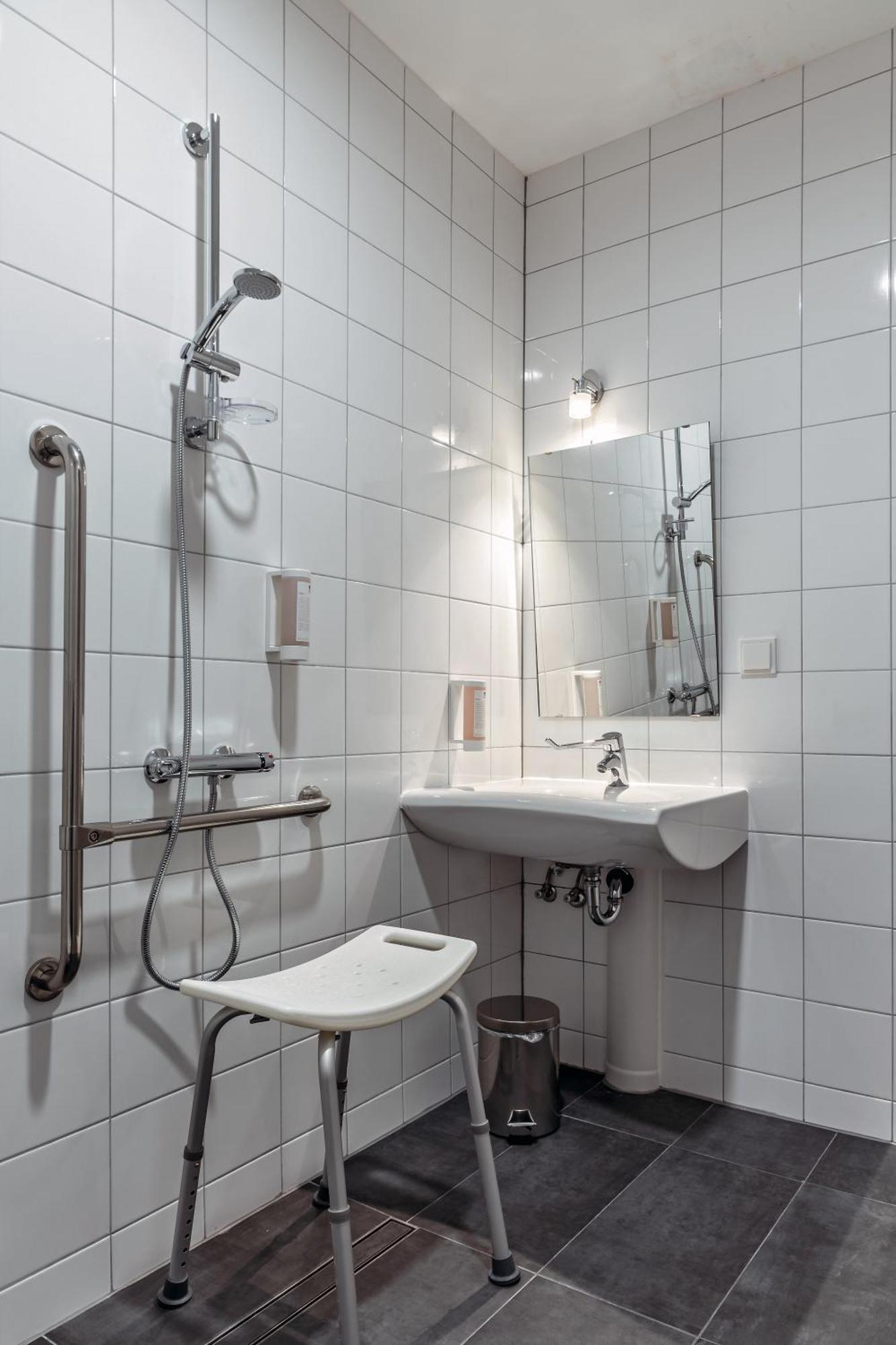 Augustus Hotel Bernkastel - Comfortable Budget Hotel الغرفة الصورة